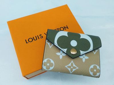 Louis Vuitton Monogram Giant Portefeuille Zoe "Khaki/Creme"