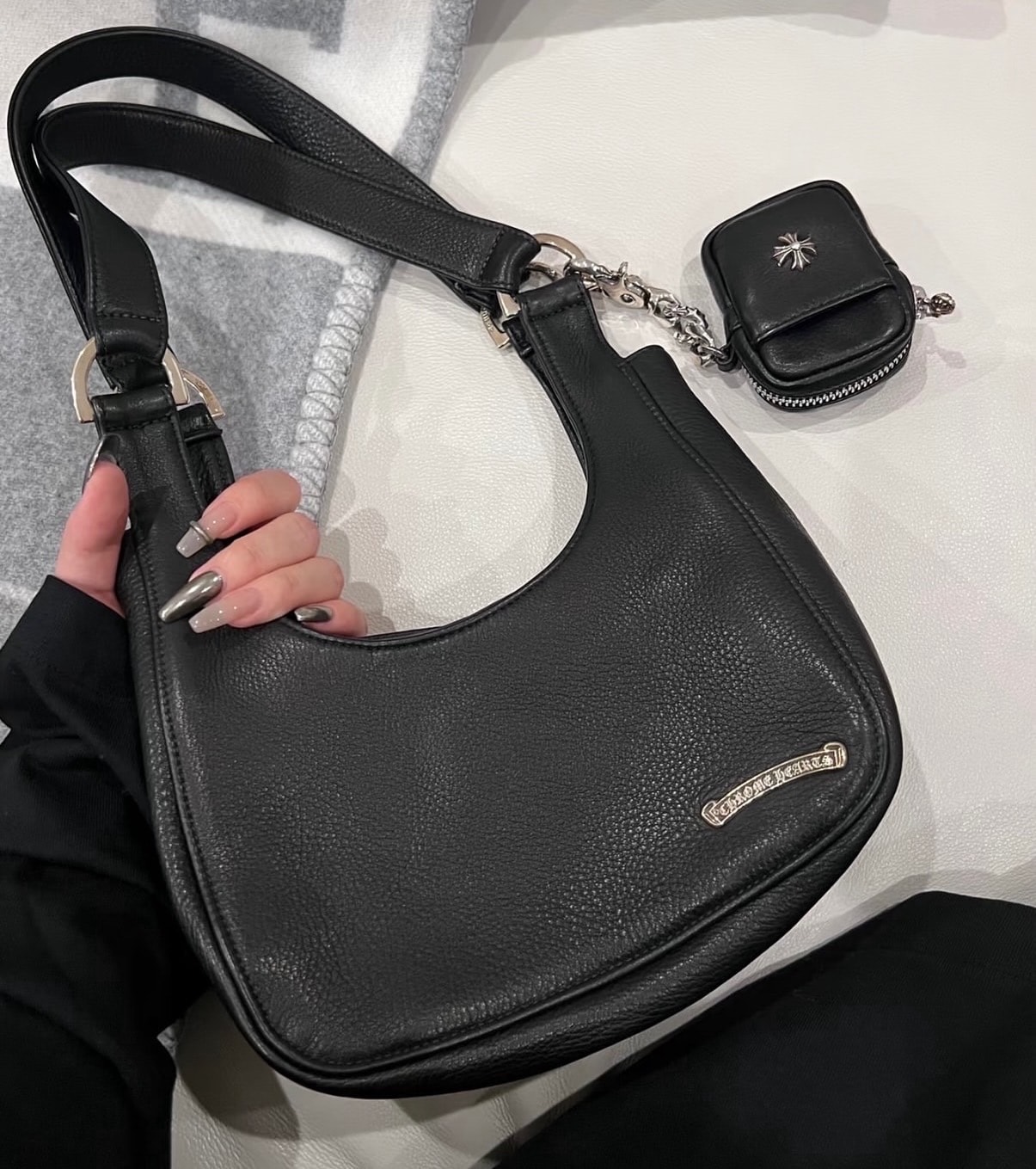 クロムハーツ スクロールラベル レザー ハンドバッグ "ブラック"