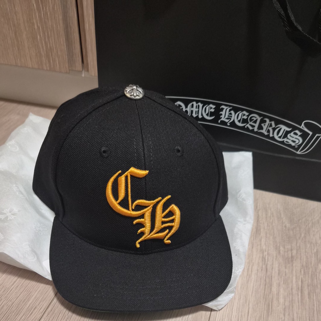 クロムハーツ 6 パネル CH ベースボールキャップ “ブラック/グリーン”