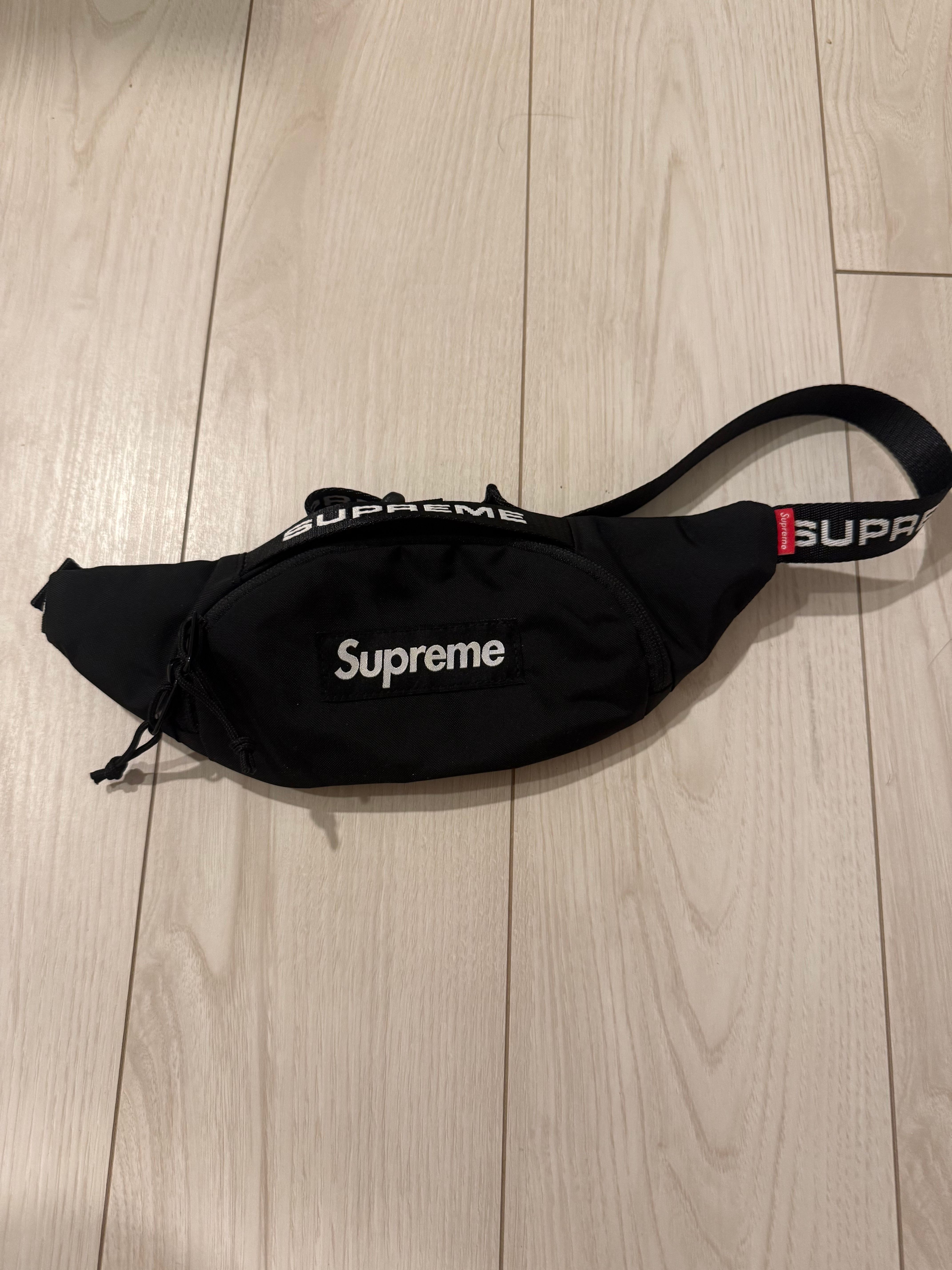 Supreme FW22 Small Waist Bag 