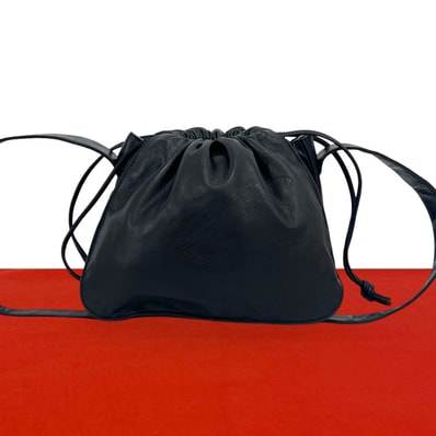 LOEWE ロエベ アナグラム ロゴ レザー ショルダーバッグ ネイビー
33703