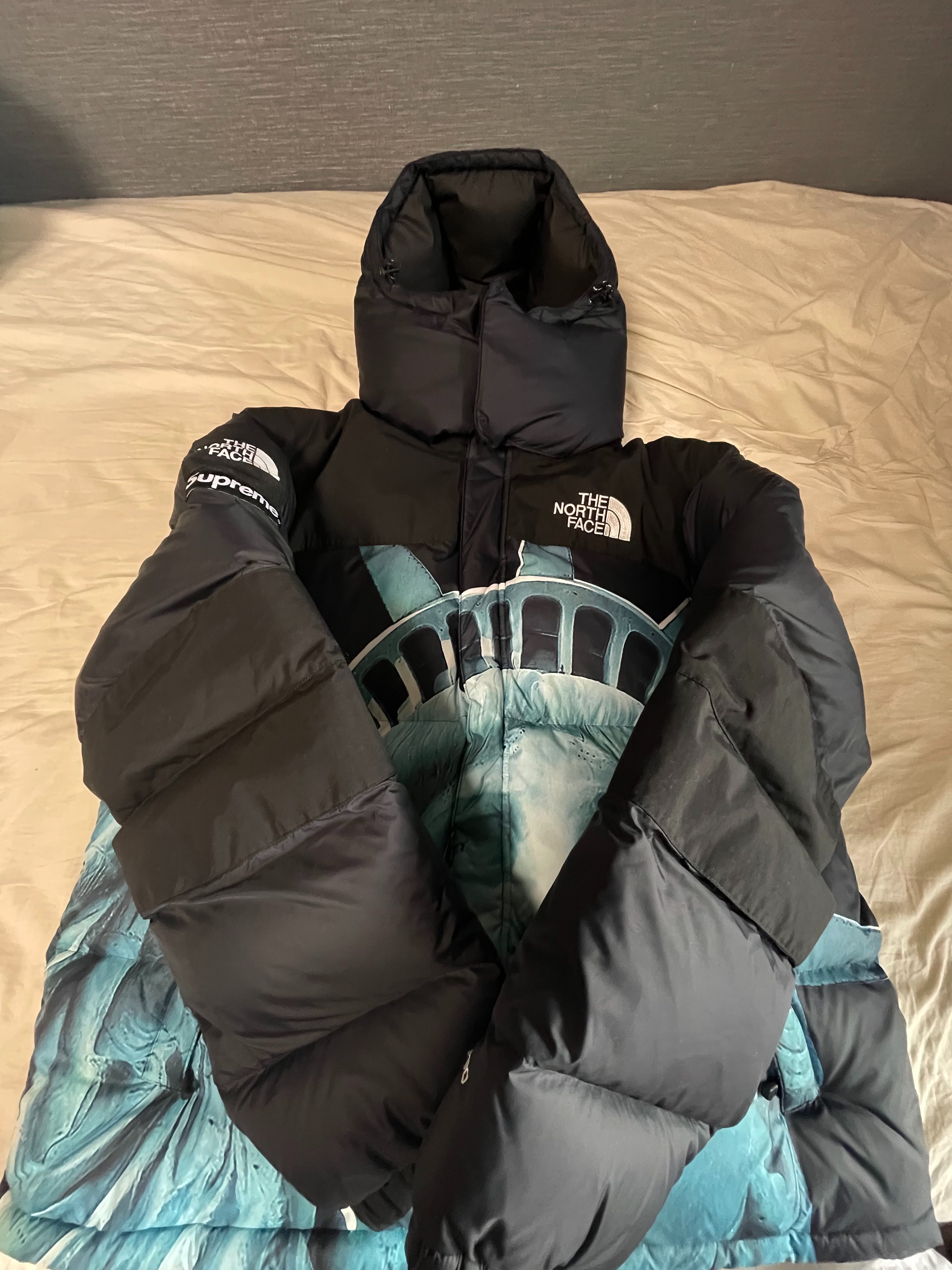 Supreme x The North Face Statue of Liberty Baltoro Jacket "Black"