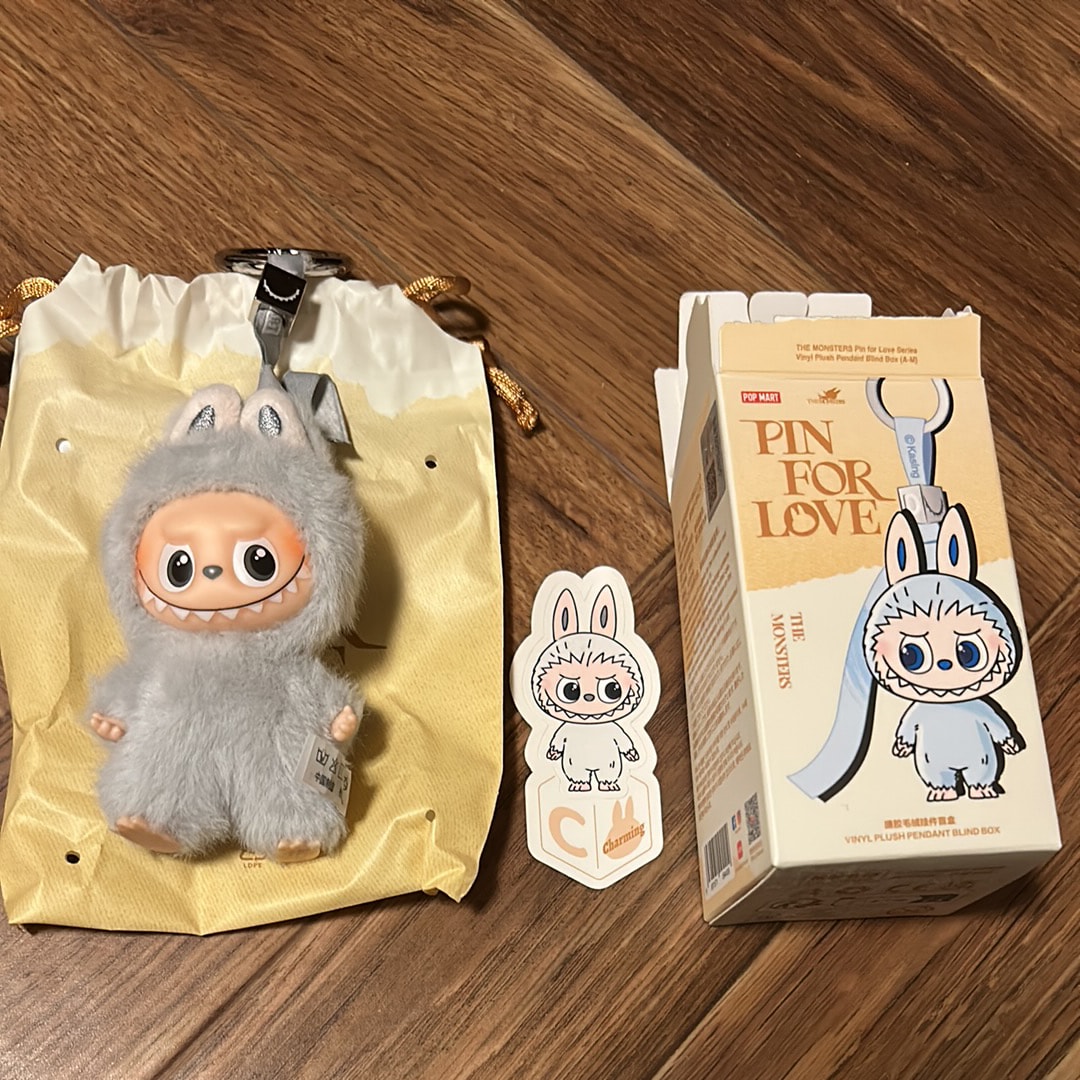 POP MART THE MONSTERS (LABUBU) Pin for Love Series-Vinyl Plush Pendant (A-M) C