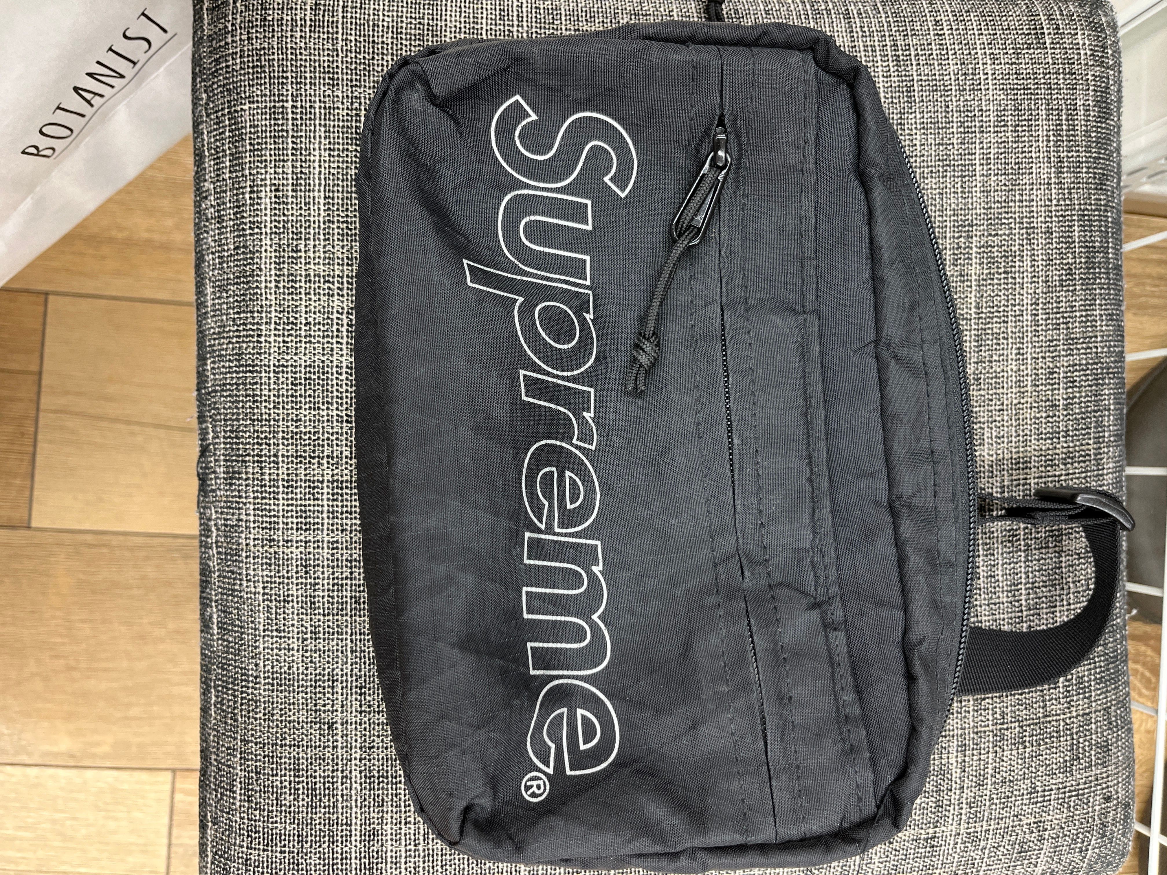 Supreme 18FW Shoulder Bag 