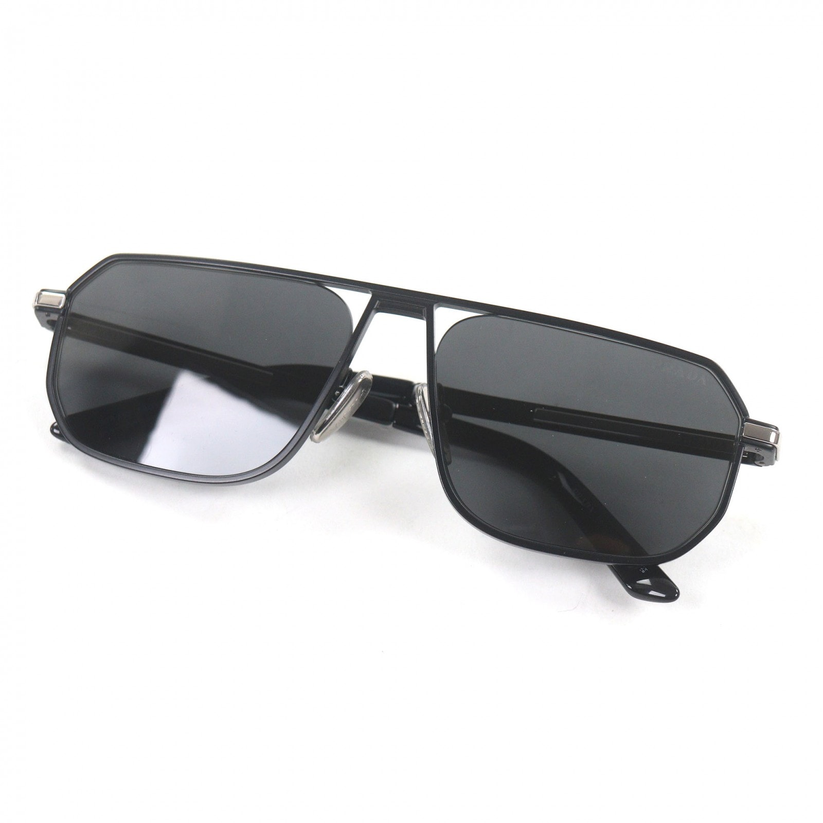 極美品 プラダ サングラス アイコニックメタルプラーク マットブラック