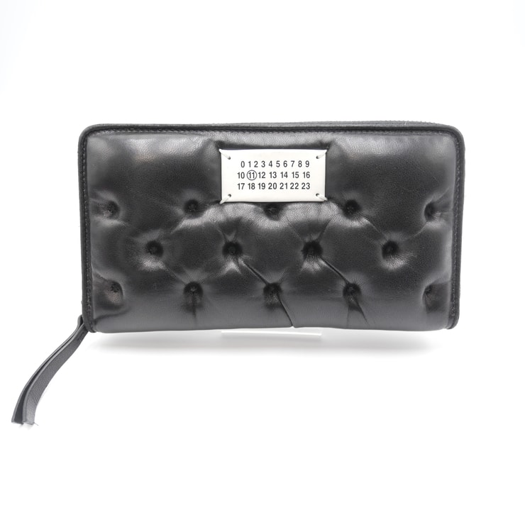 MAISON MARGIELA(メゾンマルジェラ)グラムスラム エンブロイダリー ラウンドファスナー長財布 ブラック レザー キルティング ナンバーロゴ シルバー金具 レディース【中古】