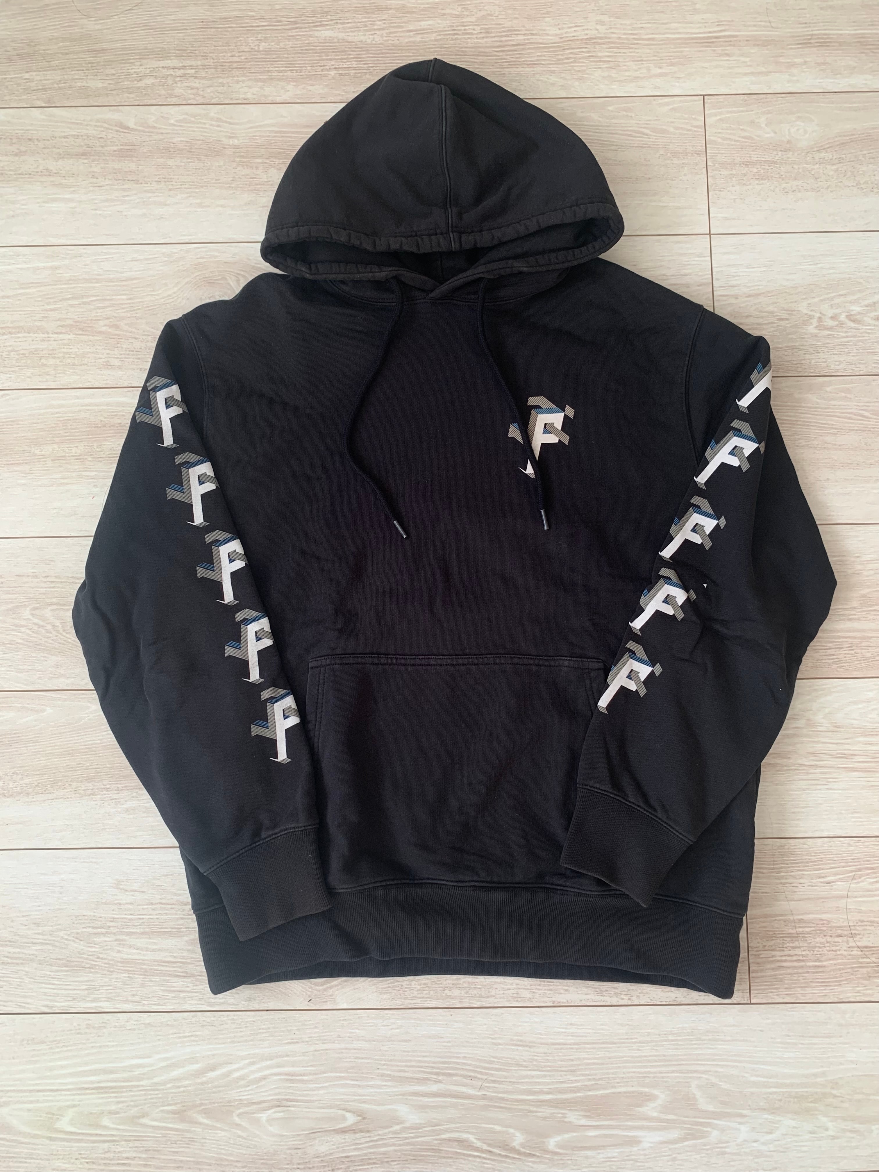 PALACE P Man Hood "Black"