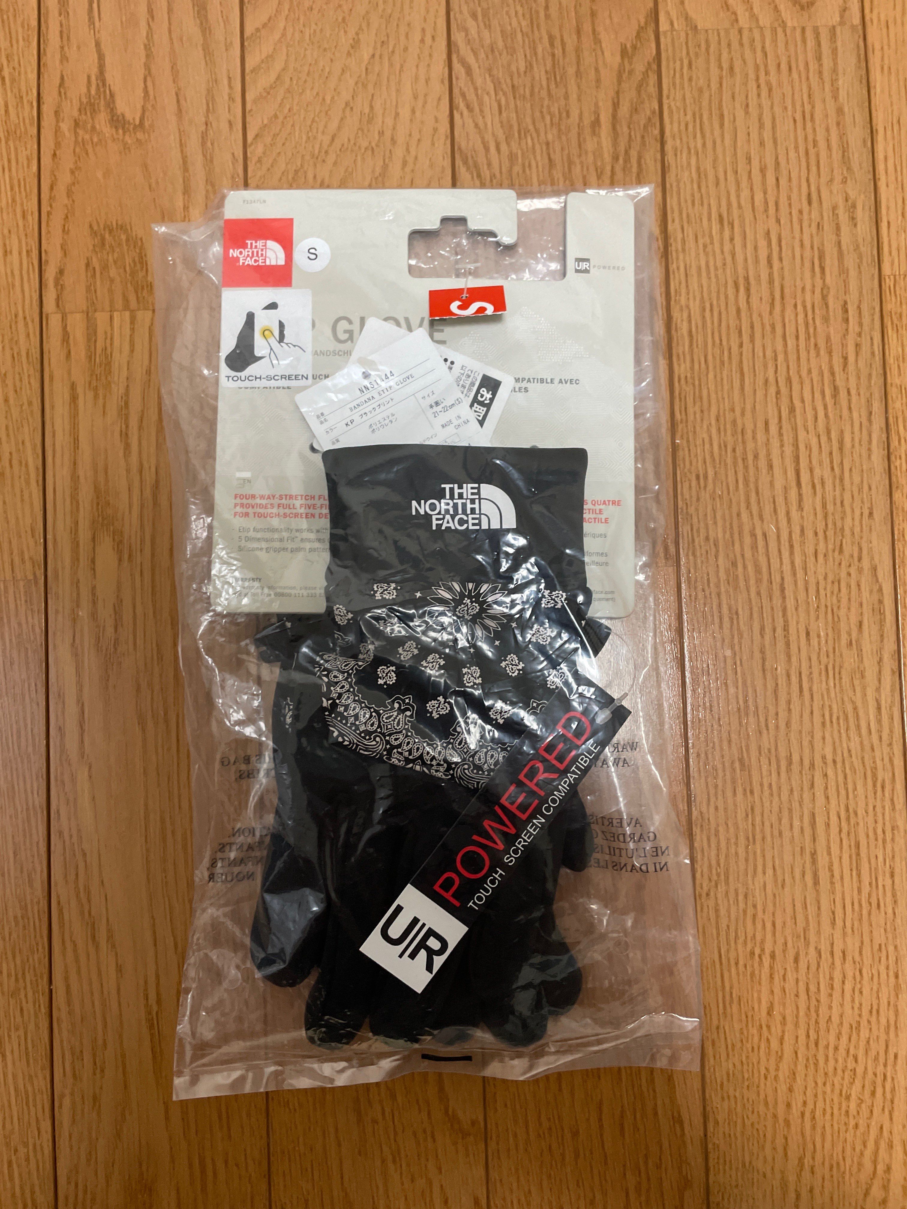 未使用　SUPREME×ザノースフェイス バンダナグローブ　キムタク着 キムタク着用] SMAPの木村拓也さんがSupreme x The North Face を着用