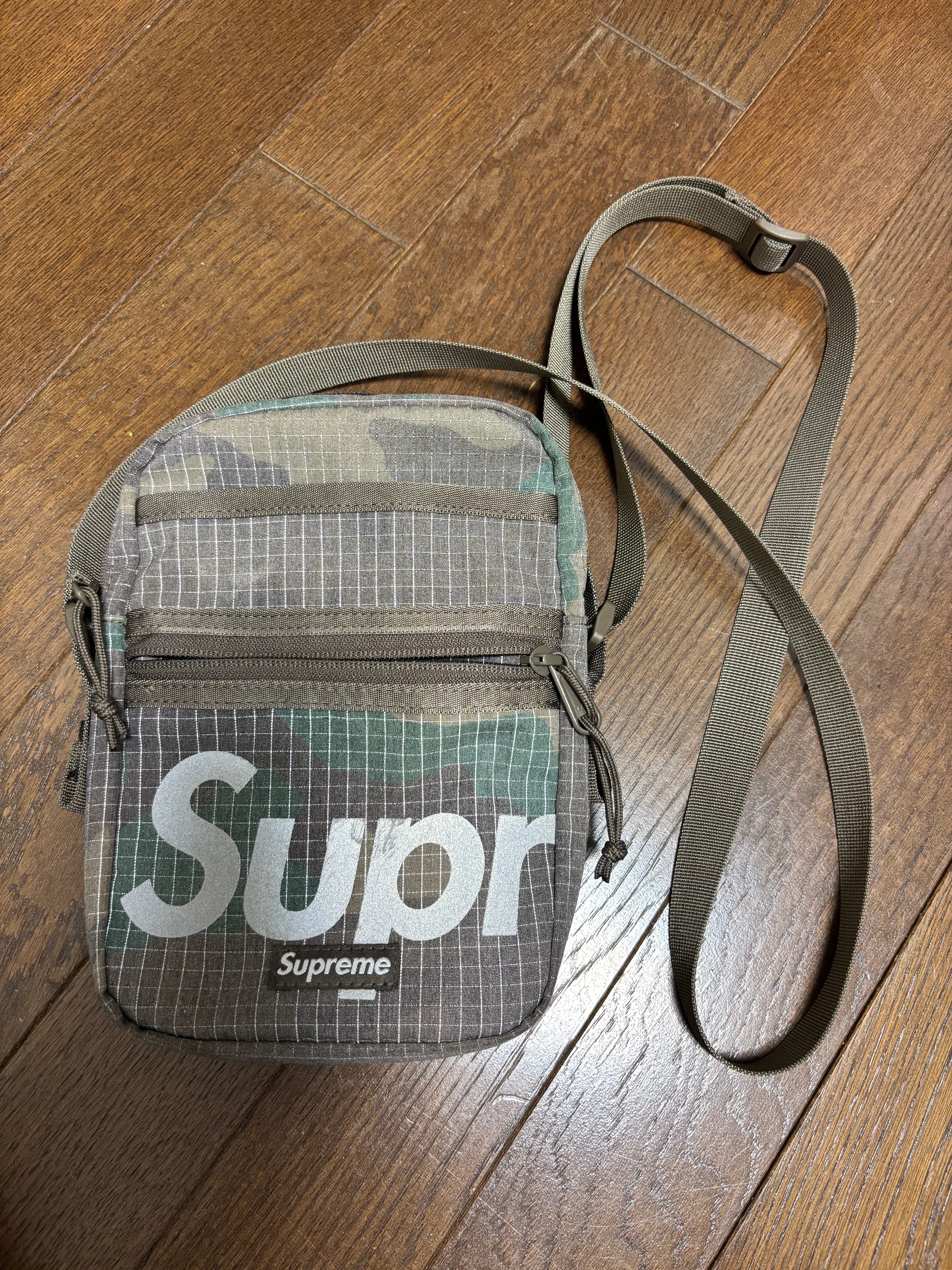 Supreme Shoulder Bag 