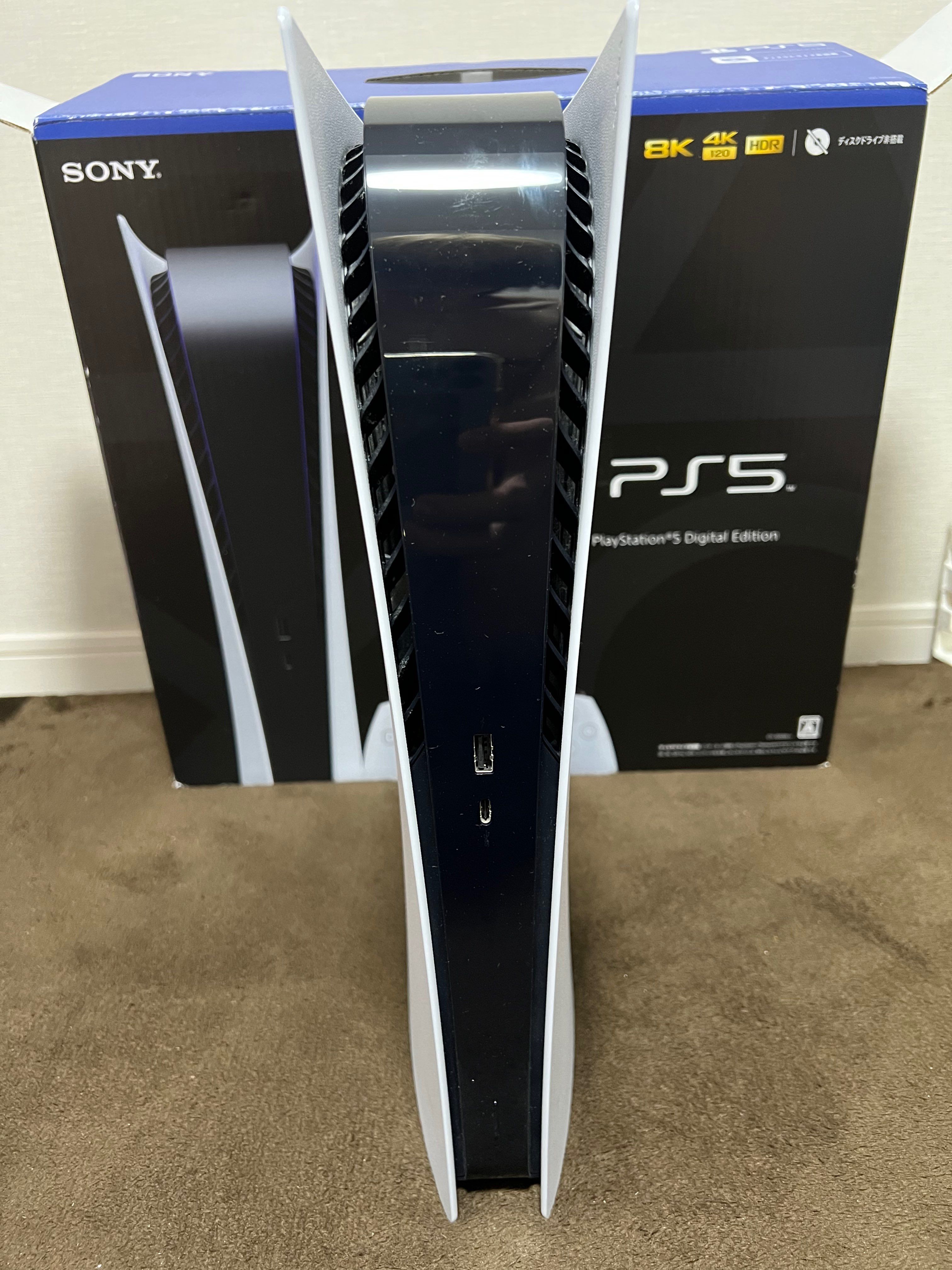 SONY PlayStation5 (PS5) Digital Edition CFI-1000B01 初期型