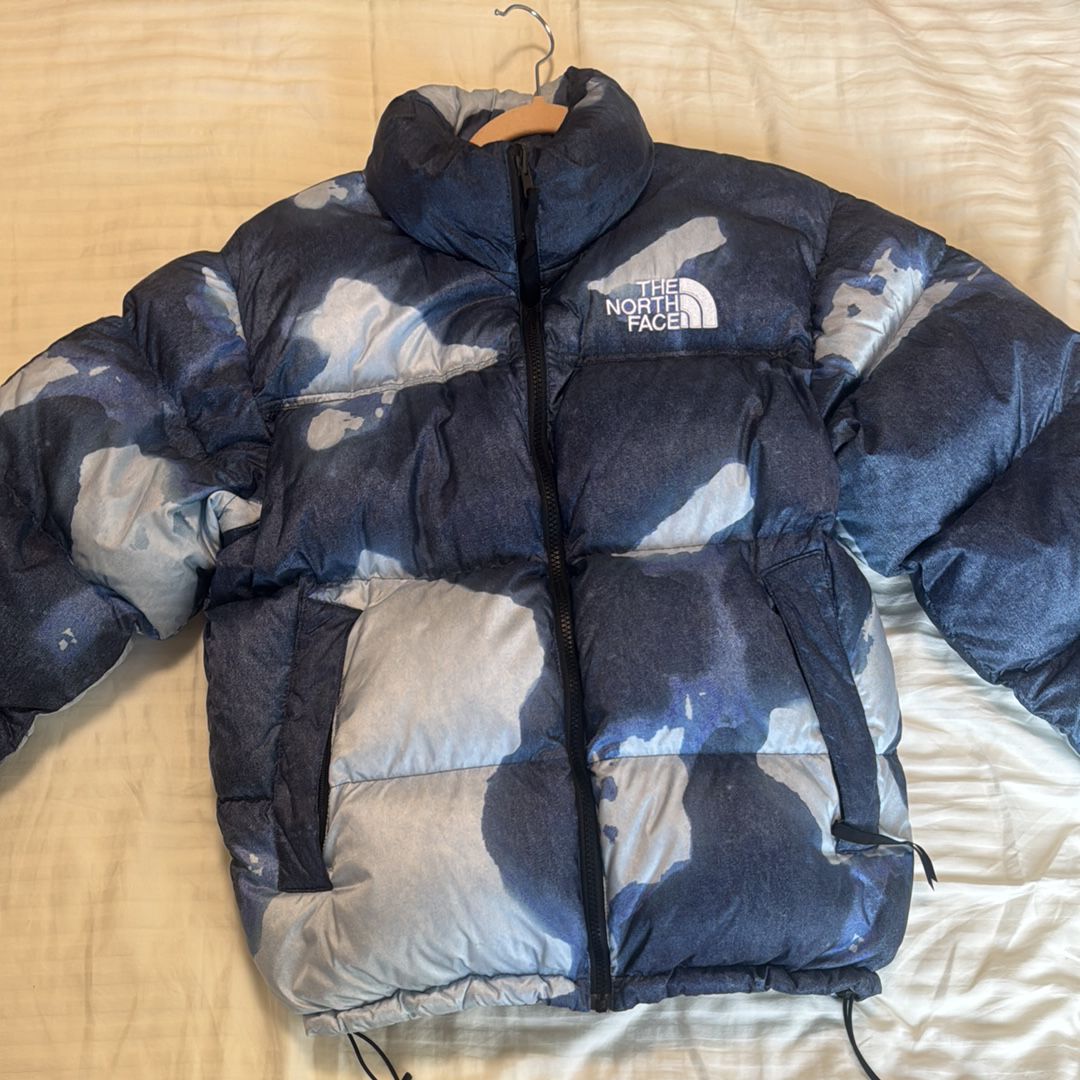 Supreme x The North Face Bleached Denim Print Nuptse Jacket "Indigo"
