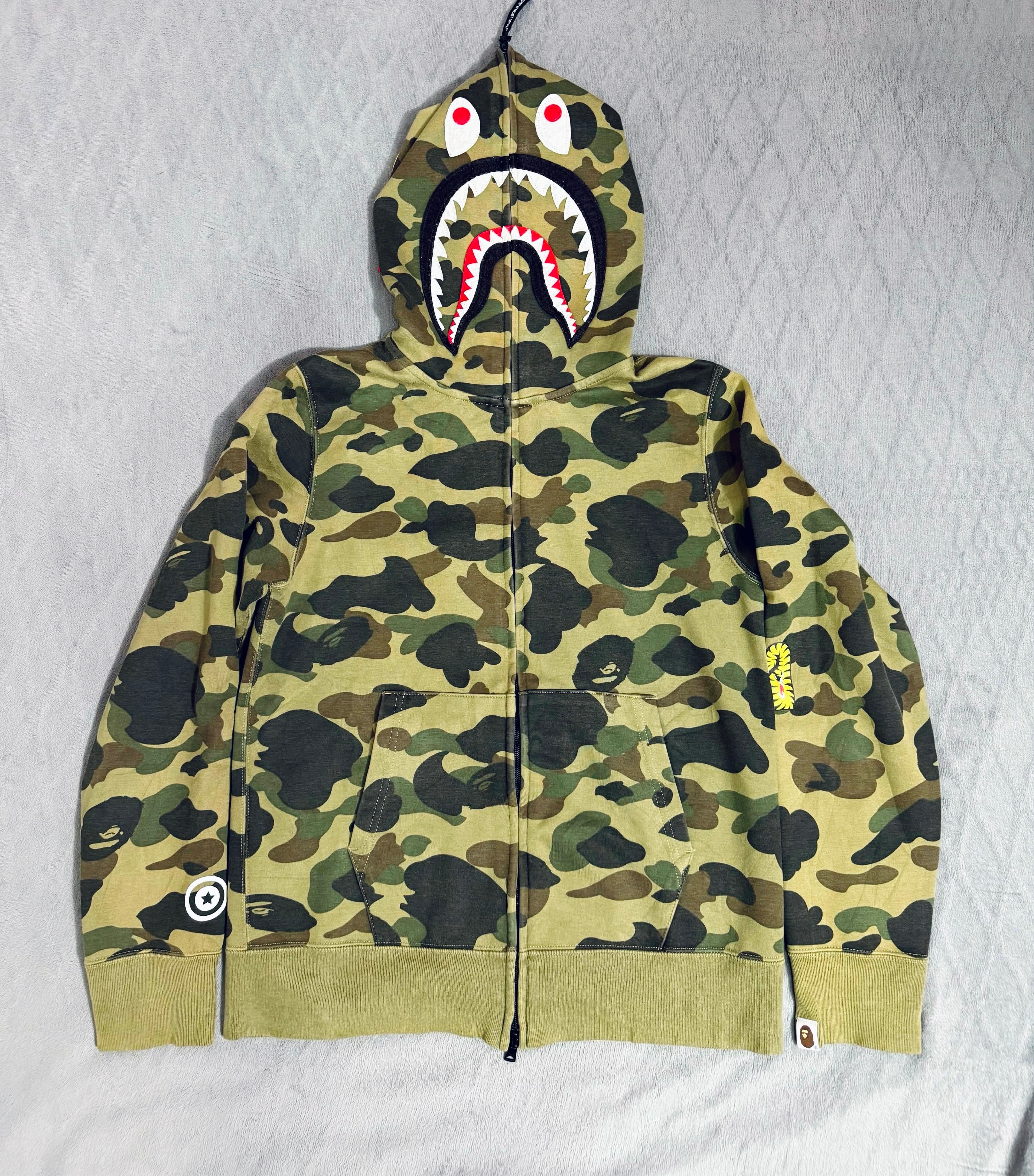 A BATHING APE x Hello Kitty Ladies Camo Full Zip Hoodie 