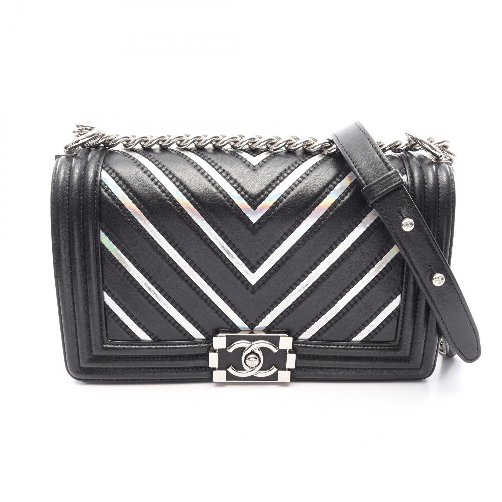 シャネル CHANEL ボーイシャネル シェブロン Vステッチ ホログラム ショルダーバッグ バッグ ラムスキン(羊革) レディース ブラック系 【中古】