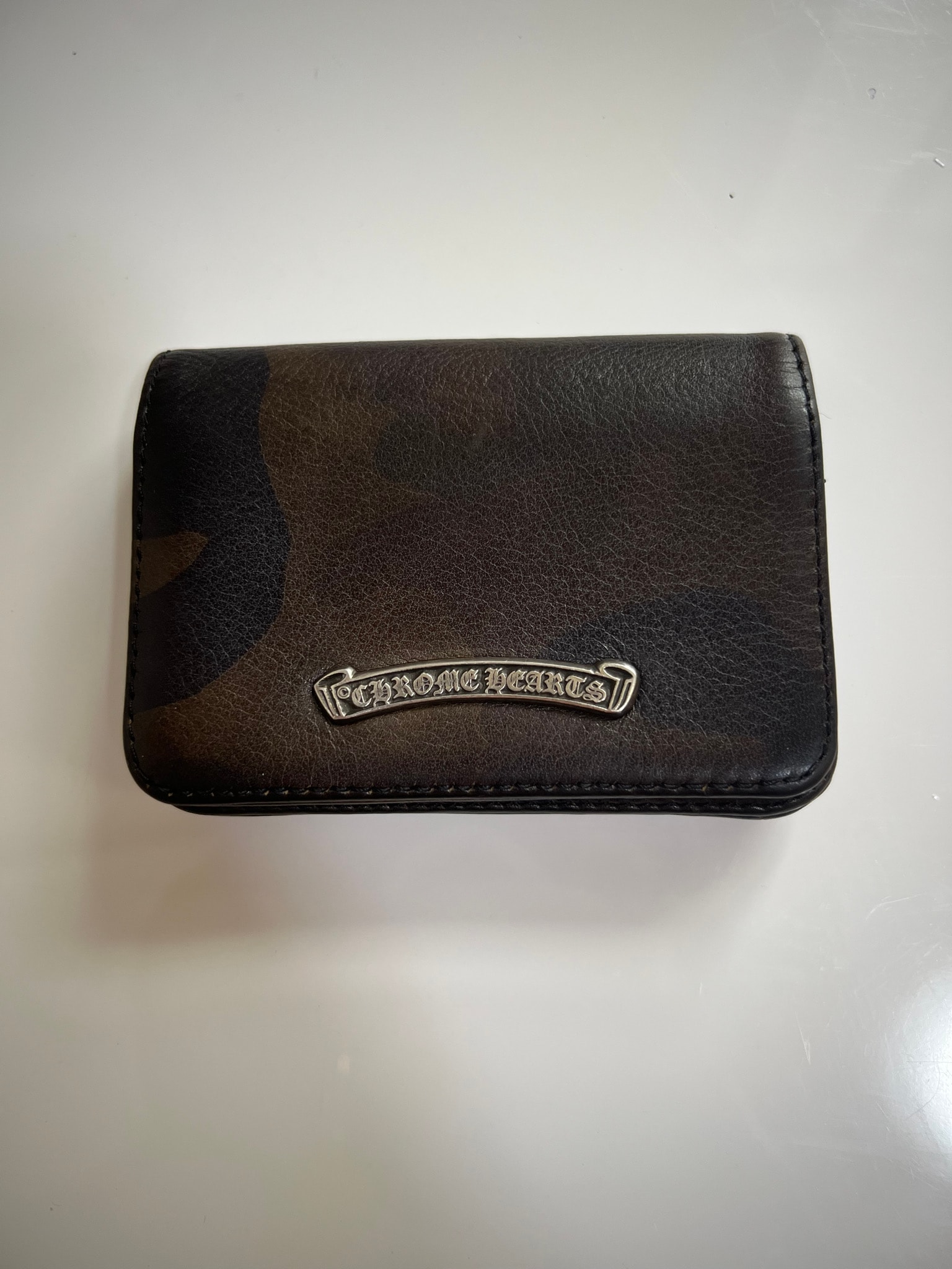 CHROME HEARTS (クロムハーツ) 3POCKETCARD CASE スクロールラベルカモ柄 3ポケットレザーカードケースカーキ
