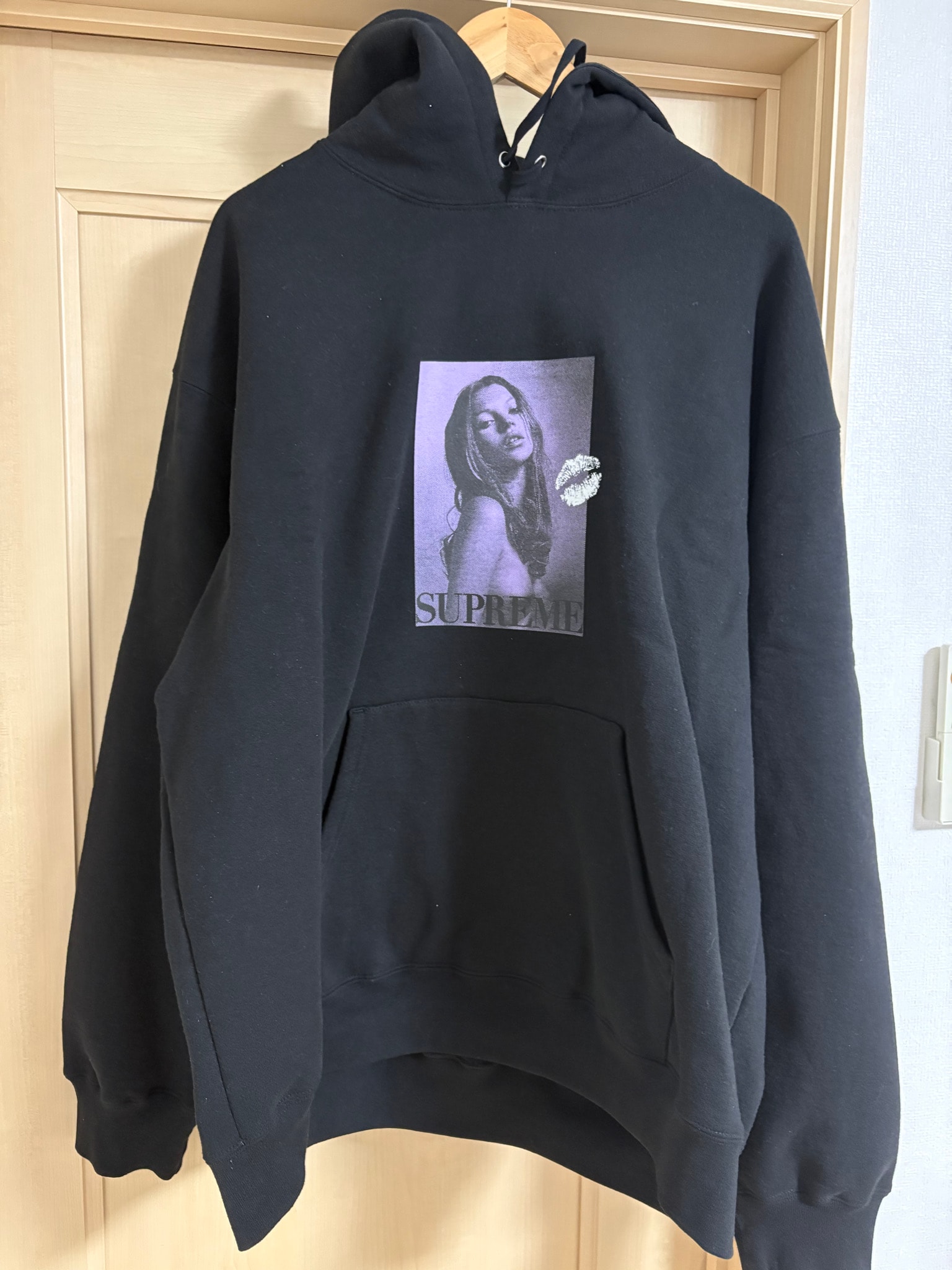 Supreme Kate Moss Hooded Sweatshirt "Black"