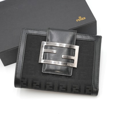 FENDI(フェンディ)バゲット ズッカ柄 ヴィンテージ Wホック 二つ折り財布 ブラック キャンバス レザー シルバー金具 8M0035【中古】