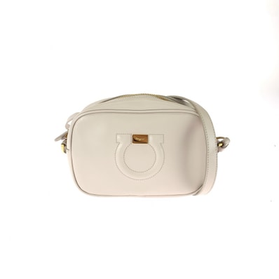 美品 Salvatore Ferragamo サルヴァトーレフェラガモ ガンチーニ シティ ベージュ ピンクベージュ ゴールド金具 レザー ショルダーバッグ ポシェット 604308 【中古】