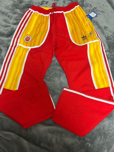 adidas マクドナルド トラックパンツ