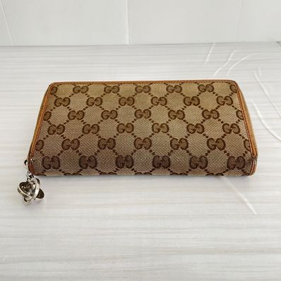 GUCCI GG Canvas Interlocking G Charm Wallet "Beige"