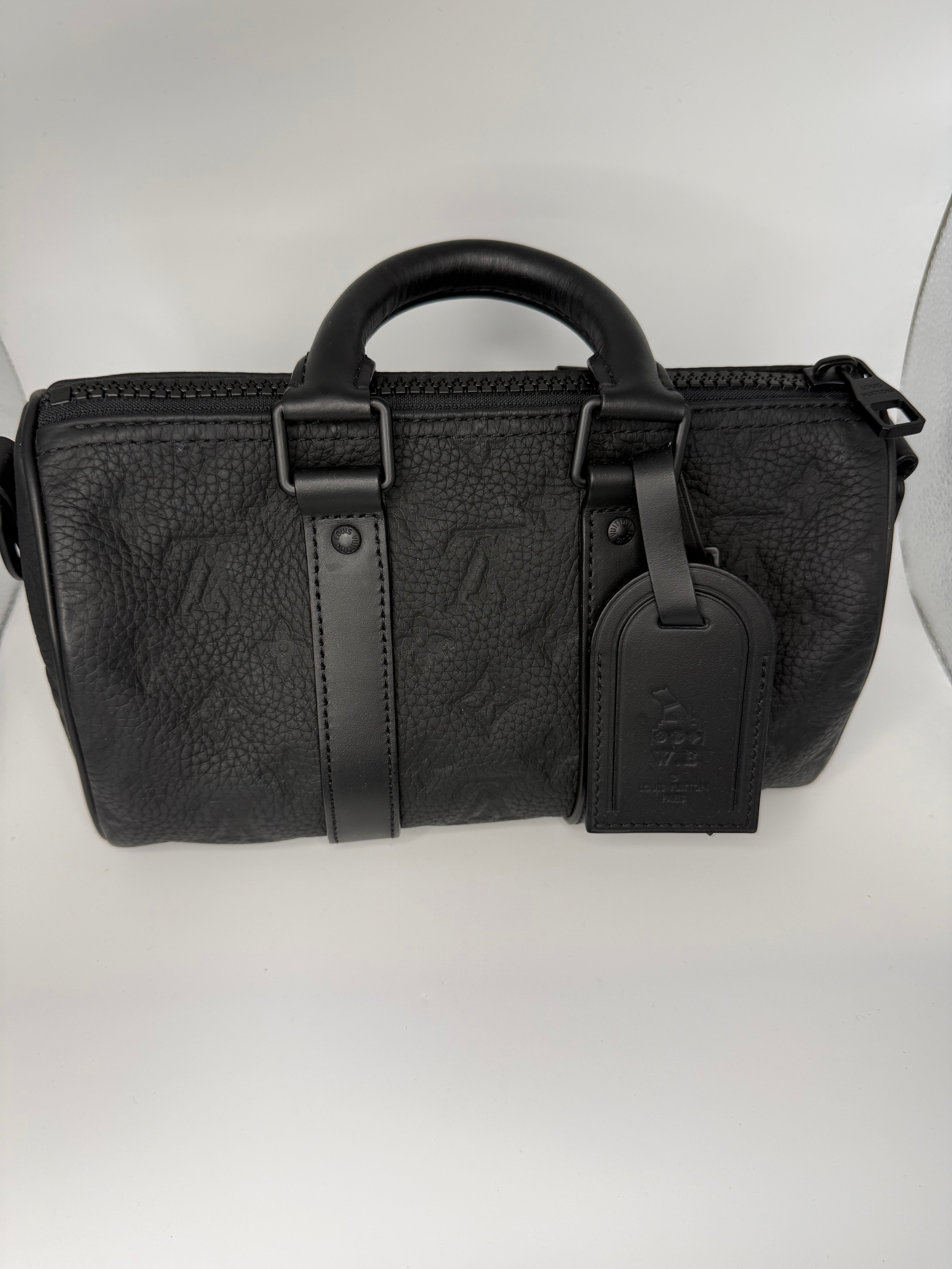 Louis Vuitton Keepall Bandouliere 25 Taurillon Monogram Leather "Noir"