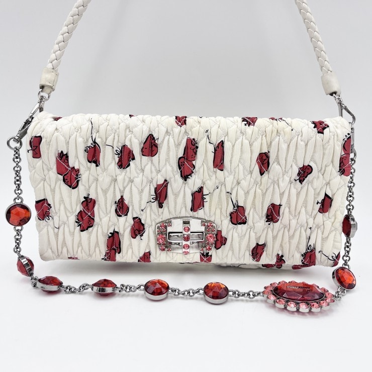 MIU MIU(ミュウミュウ)ラ ムール キルティング ショルダーバッグ チェーンバッグ ハート柄 ホワイト系 ファブリック シルバー金具 3WAY レディース【中古】