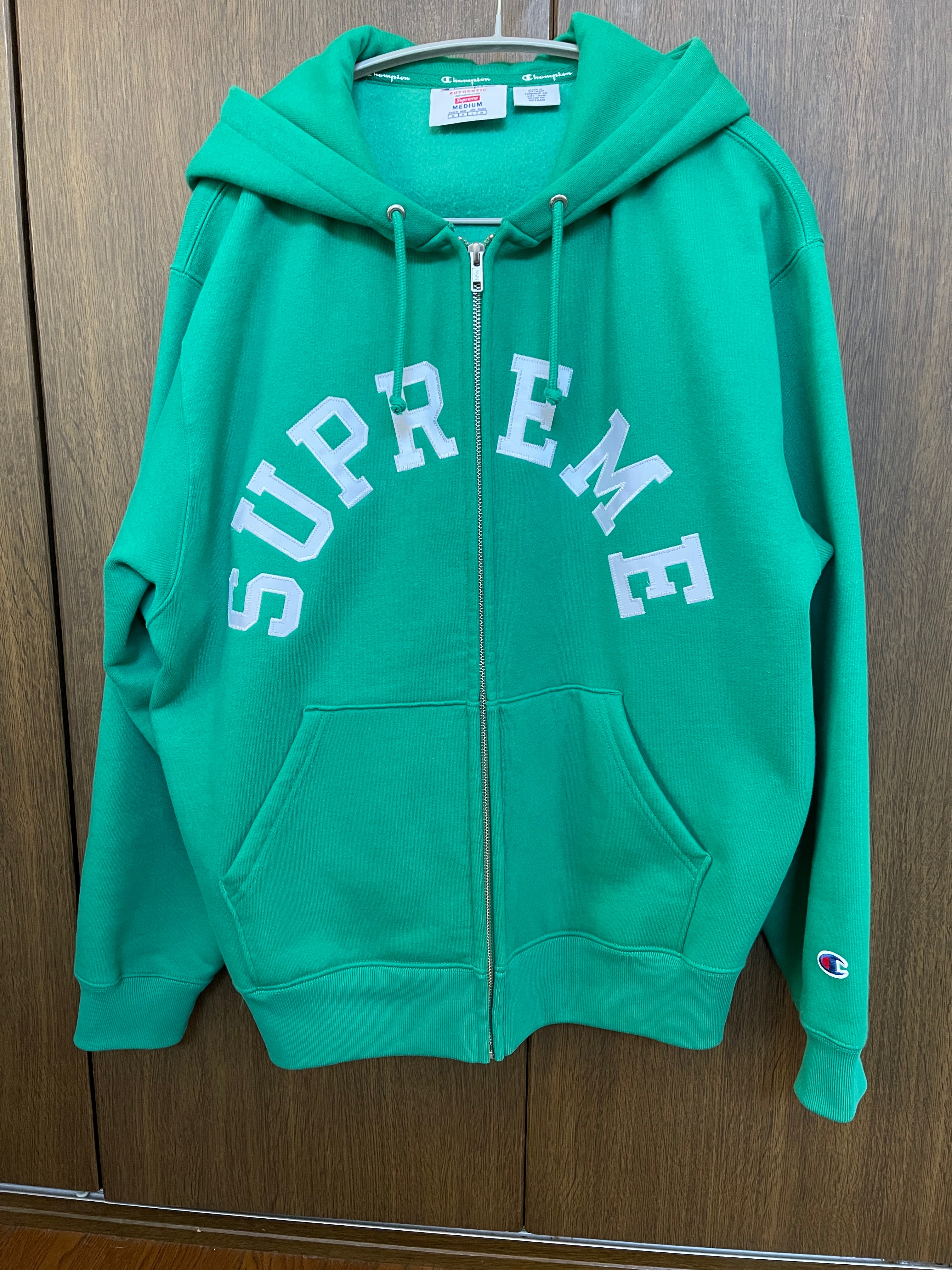 シュプリーム x チャンピオン ジップ アップ フーデッド スウェットシャツ "グリーン"