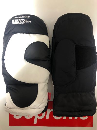 Supreme x The North Face S Logo Nuptse Mitts "Black"