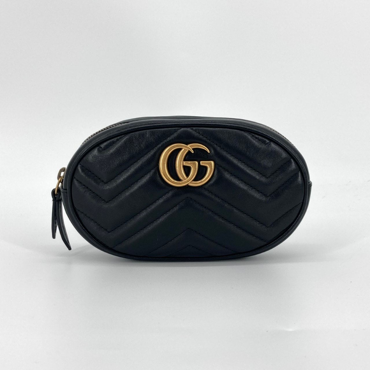 GUCCI(グッチ) GGマーモント ゴールド金具 ポーチ ブラック×ゴールド