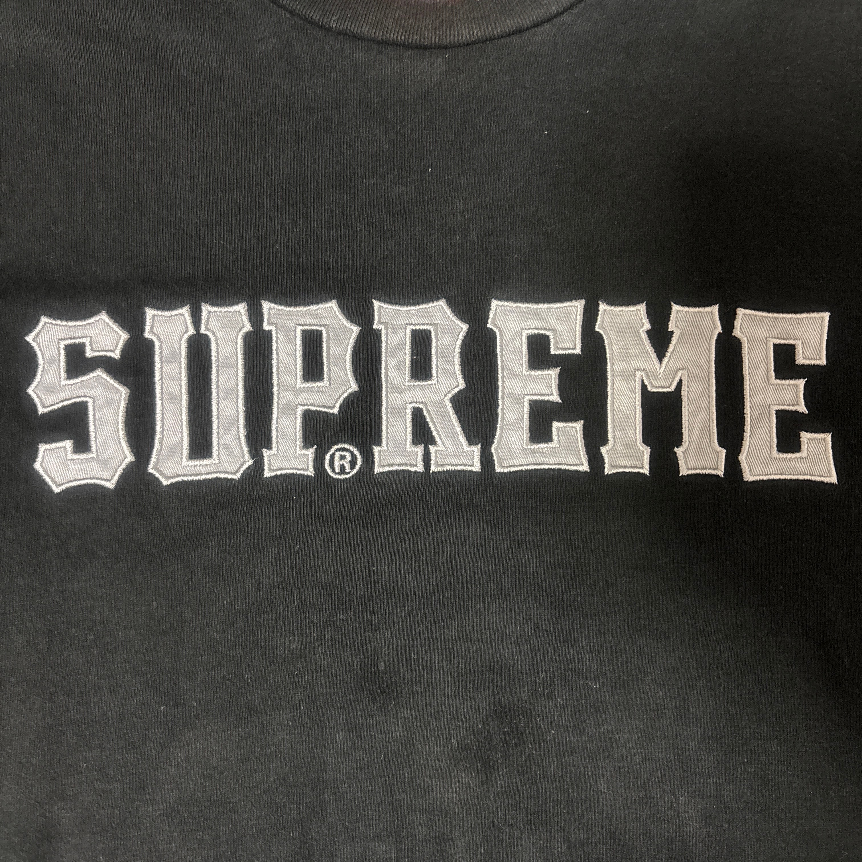 supremeロゴティ