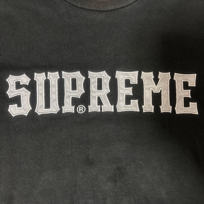 supremeロゴティ