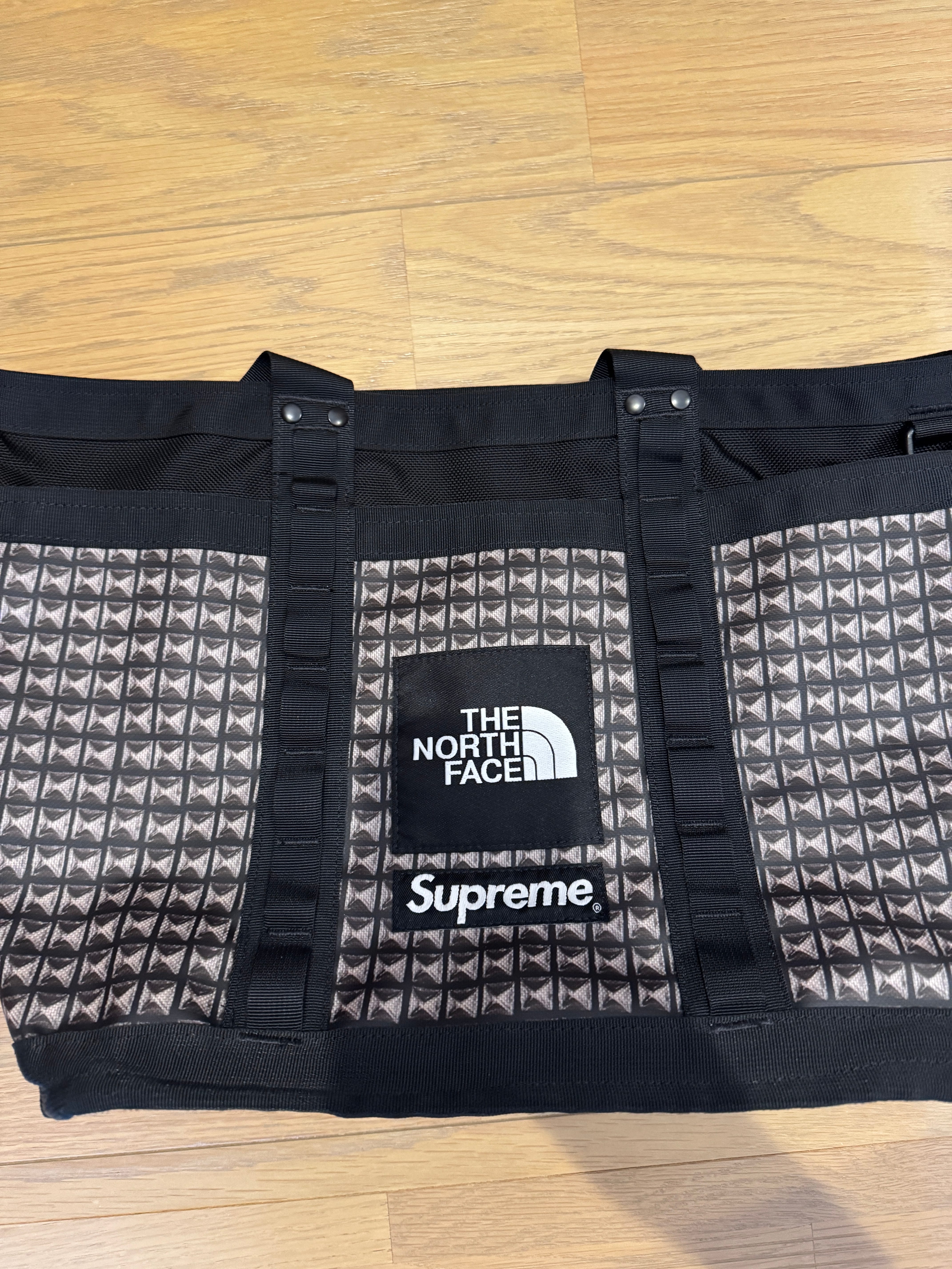 Supreme x The North Face Studded Explore Utility Tote. 17L. "Black" NM82125I