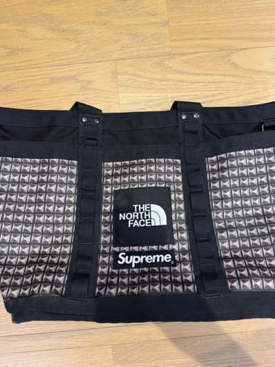 Supreme x The North Face Studded Explore Utility Tote. 17L. "Black" NM82125I