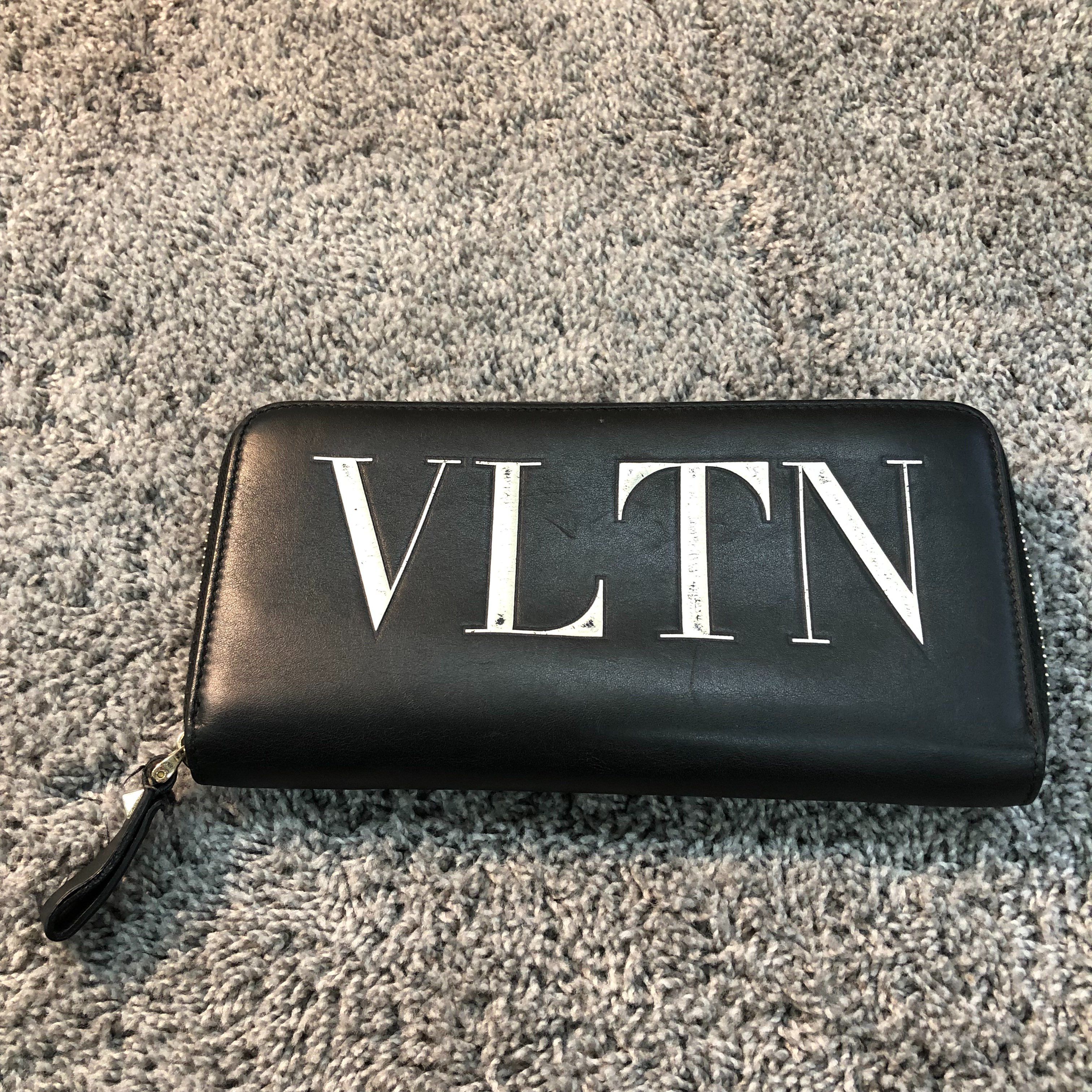 Valentino Garavani VLTN Wallet "Black"
