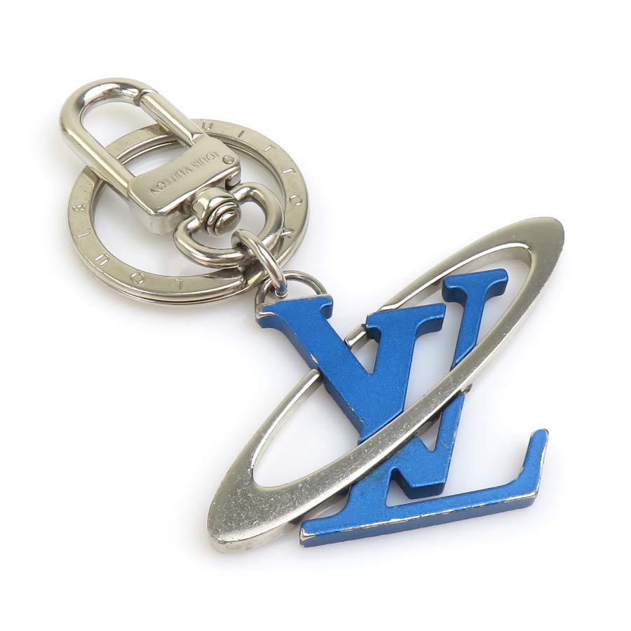 ルイ ヴィトン LOUIS VUITTON チャーム キーリング ポルト クレ・LVイニシャル コスミック メタル/エナメル シルバー/ブルー メンズ MP1858【中古】 e62257i