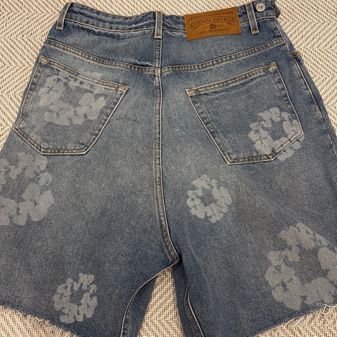 DENIM TEARS Laser Wreath Denim Short "Light Wash"