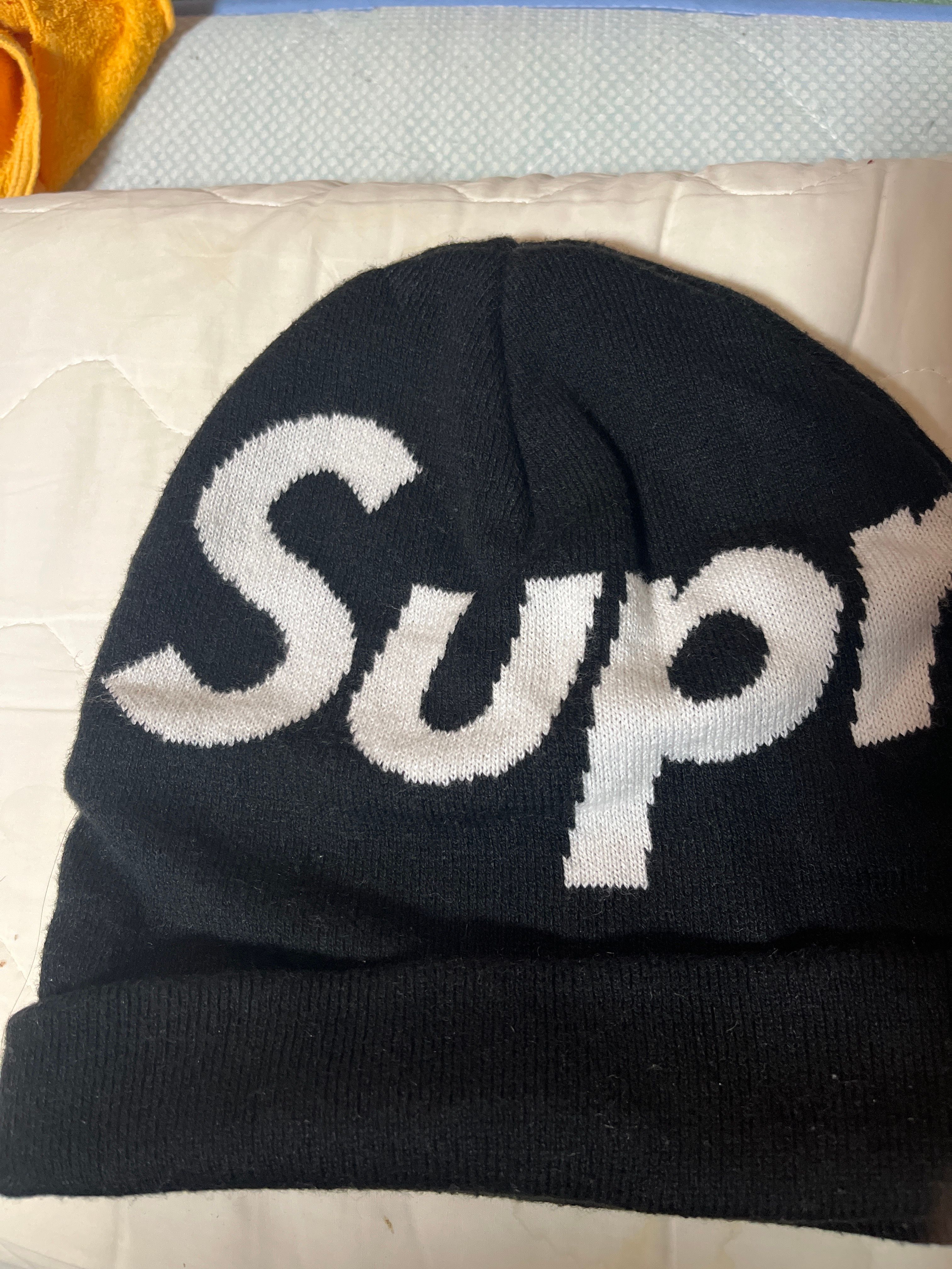 Supreme Big Logo Beanie "Black" (22FW)