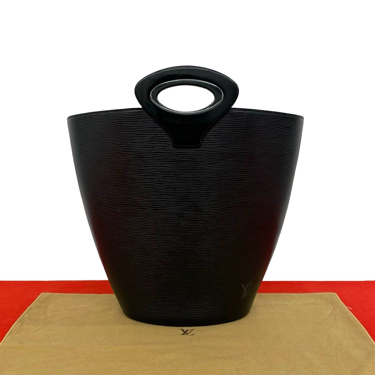 LOUIS VUITTON ルイヴィトン ノクタンブル エピ レザー ハンドバッグ ブラック
37152