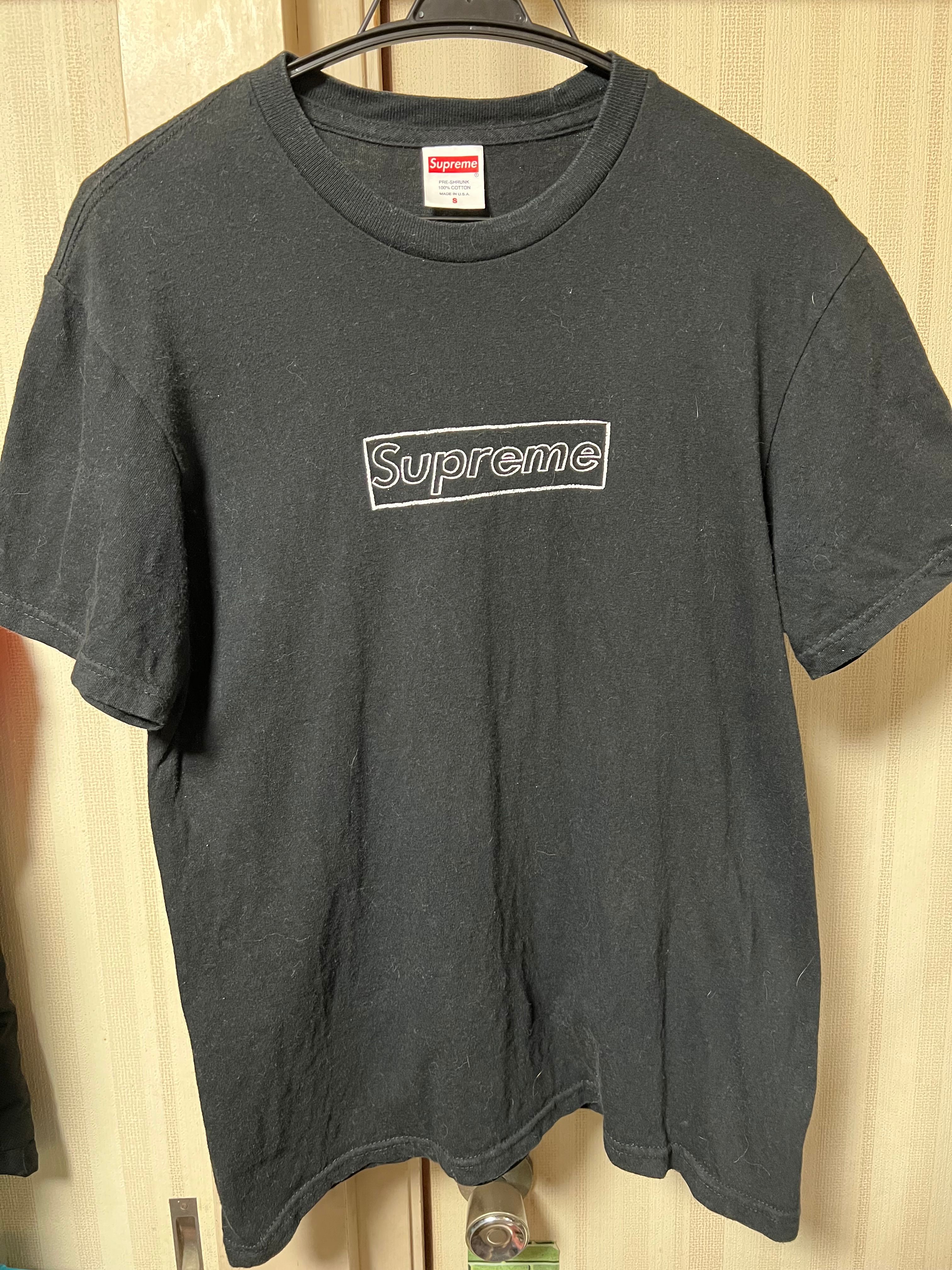 Supreme KAWS Chalk Logo Tee "Black"