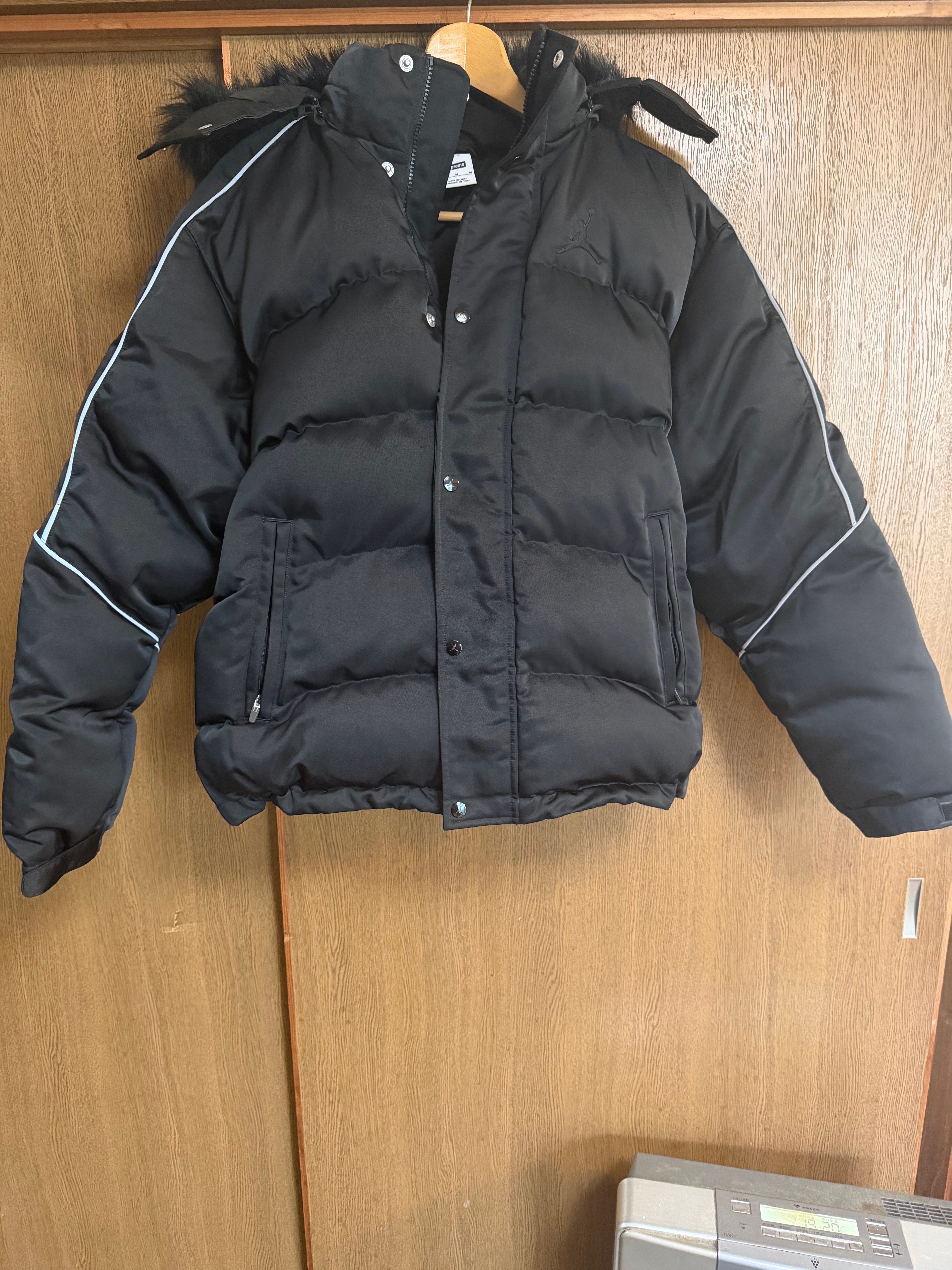 Supreme x Jordan Puffer Jacket "Black"