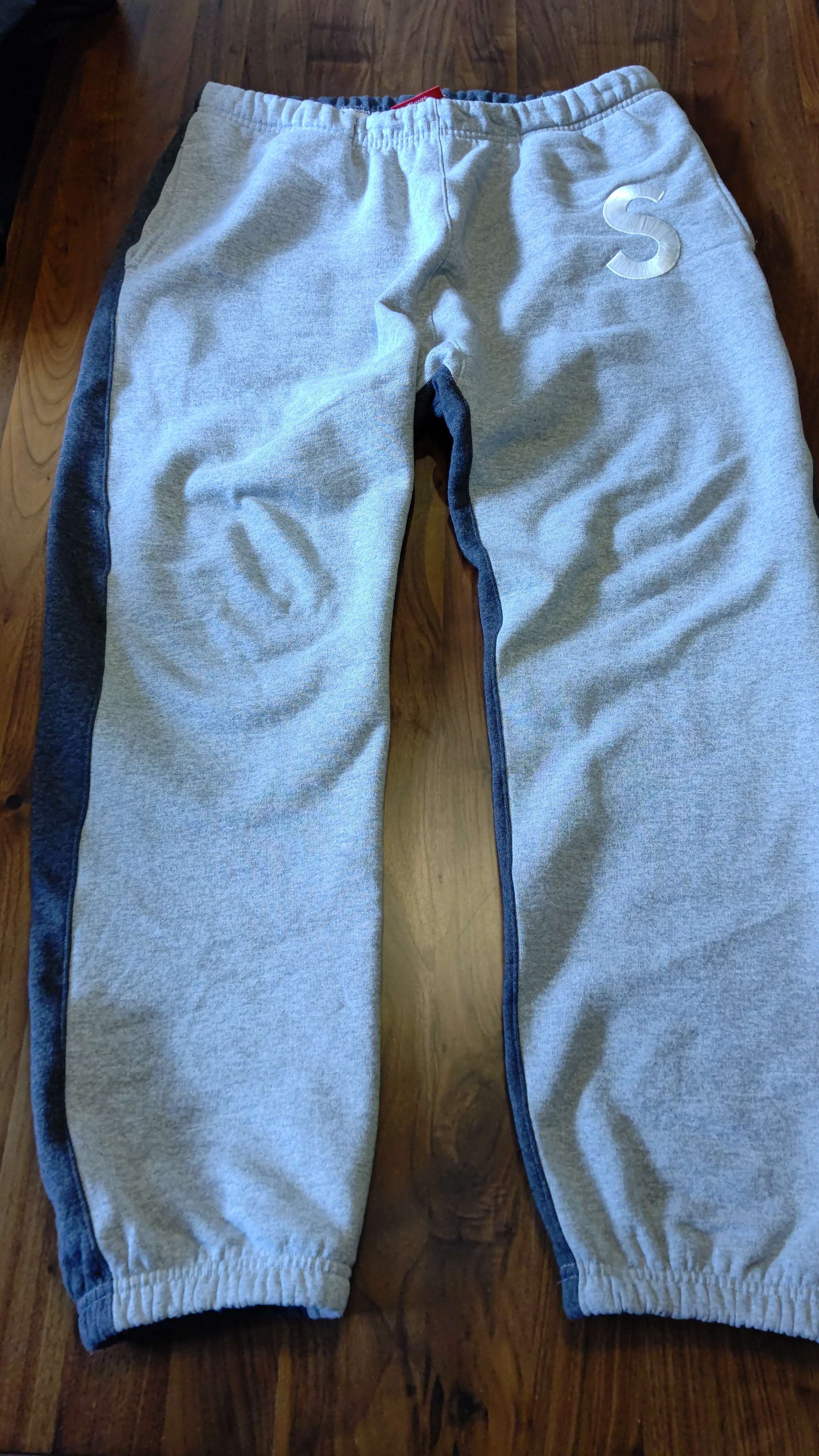 Supreme S Logo Split Sweatpant "Heather Grey"
