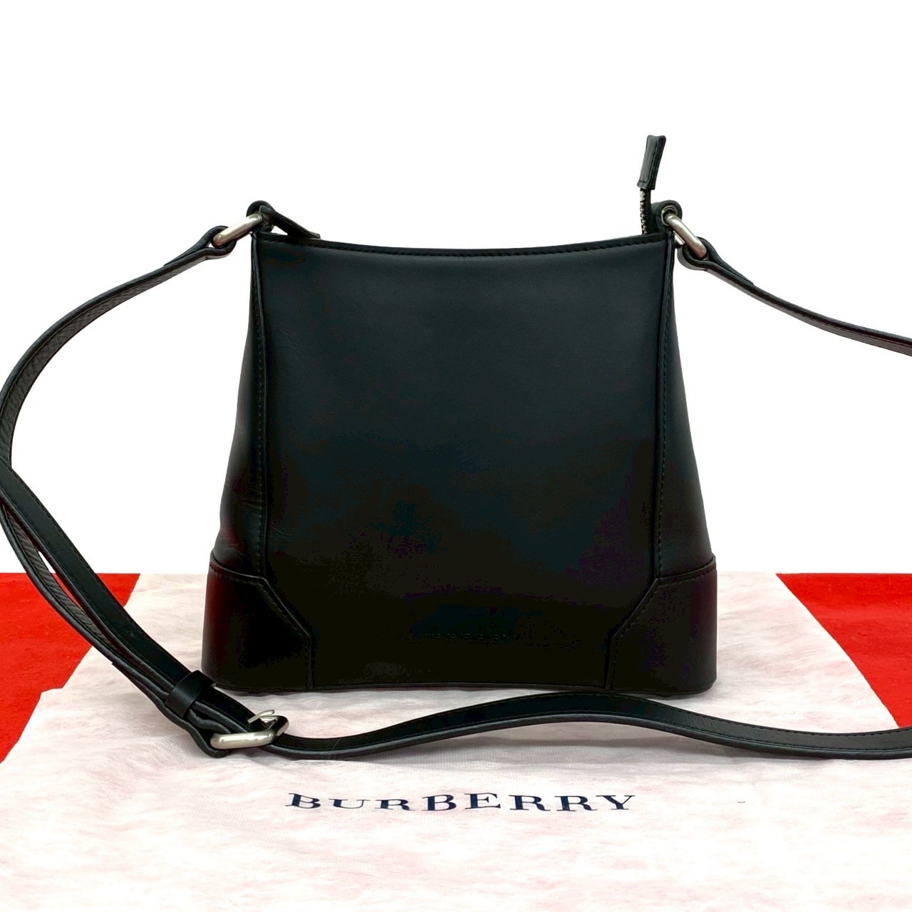 BURBERRY バーバリー ノバチェック レザー ショルダーバッグ ブラック
 16467