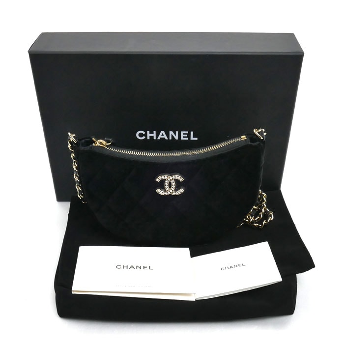 お値引き❣️CHANEL，希少シャネルベロア素材ホットパンツ B (目立った傷や汚れなし)】CHANEL シャネル マトラッセ ベロア