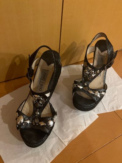 スタッズサンダル