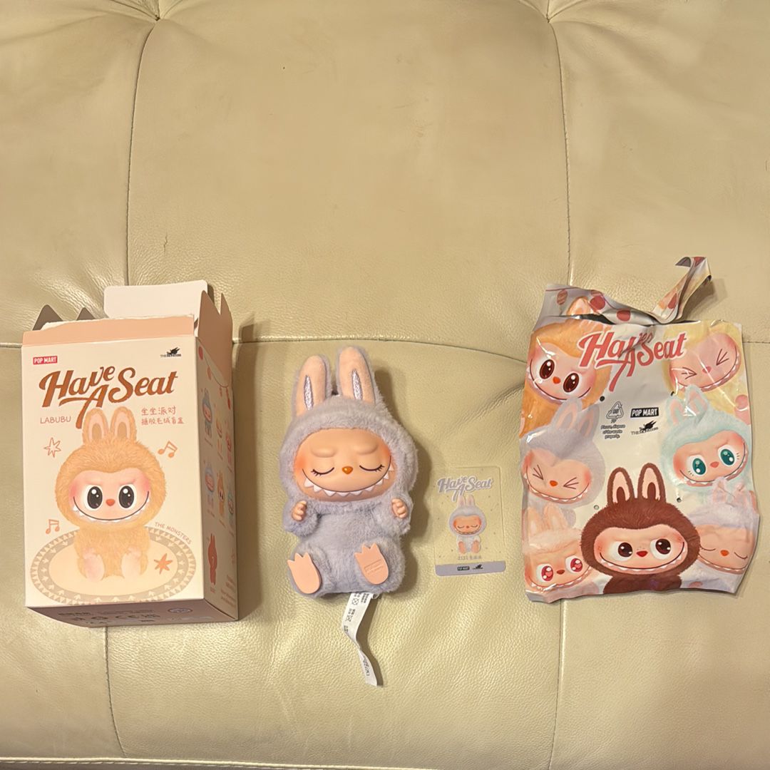 POP MART THE MONSTERS (LABUBU) Have a Seat Plush Series ZIZI