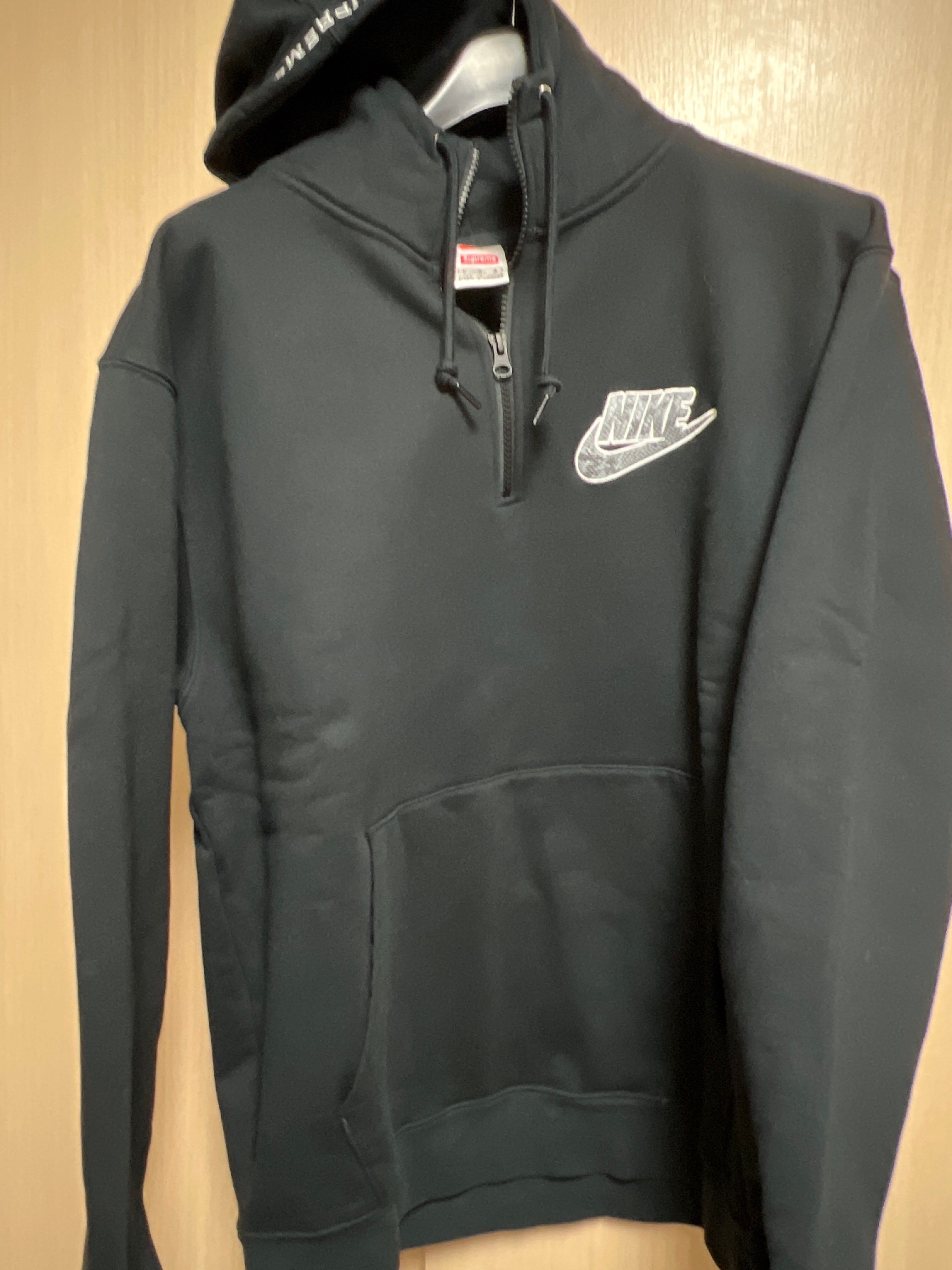 Supreme / Nike® Half Zip Hooded Sweatshirt "Black"