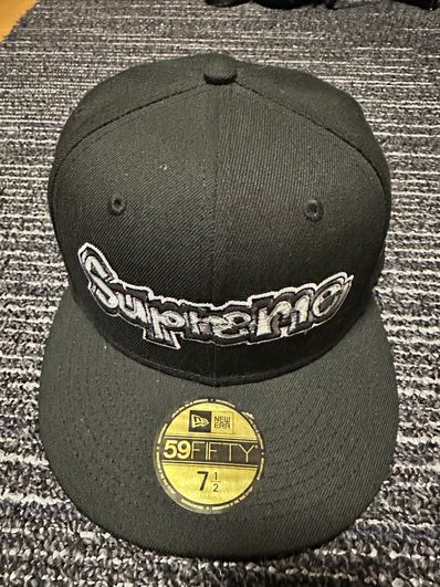 Supreme Gonz Logo New Era® "Black"