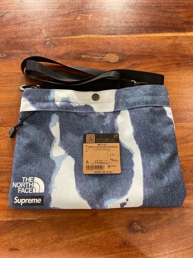 Supreme x The North Face Bleached Denim Print Shoulder Bag "Indigo"