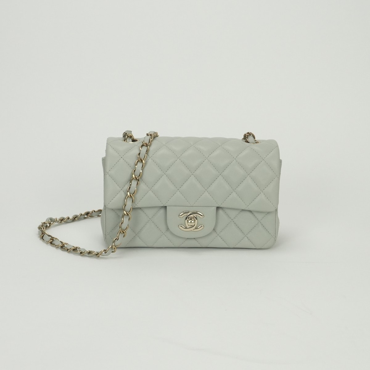 シャネル CHANEL マトラッセ20 マトラッセ 20 ミニマトラッセ バッグ ショルダーバッグ ラムスキン ライトグレー Light Gray シルバー金具 ターンロック ココマーク ハンドバッグ