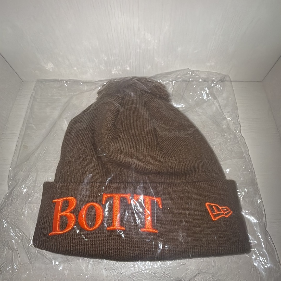BoTT x NEW ERA / OG Logo Cuffed Pom Beanie "Walnut"