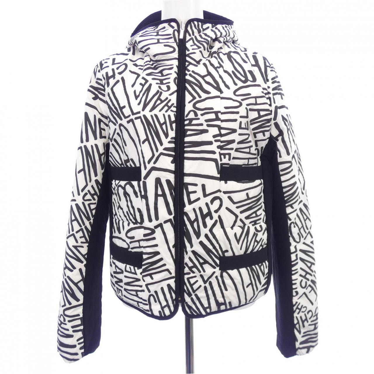 シャネル CHANEL P70625V62737 ダウンジャケット